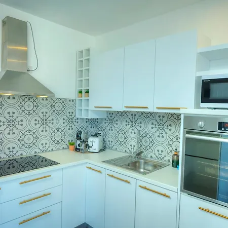 Apartment Charming, Modern 2bedroom With Sun Terrace Egue1-1 *